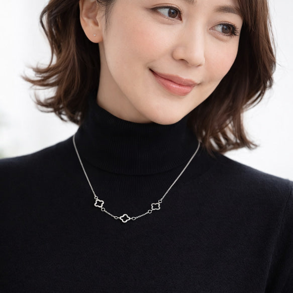大人可愛いをアピール出来る3フラワーネックレス│金属アレルギー対応│サージカルステンレス│つけっぱなし