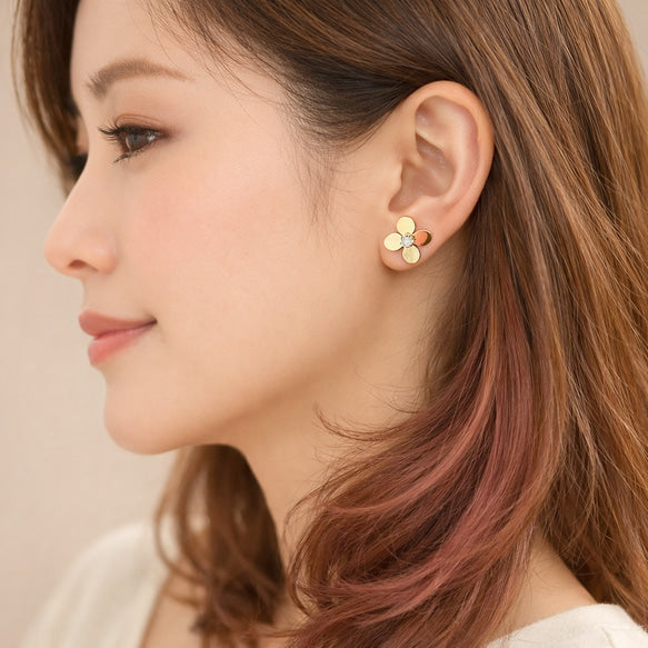 自慢したくなるフラワーモチーフピアス│金属アレルギー対応│サージカルステンレス│つけっぱなし