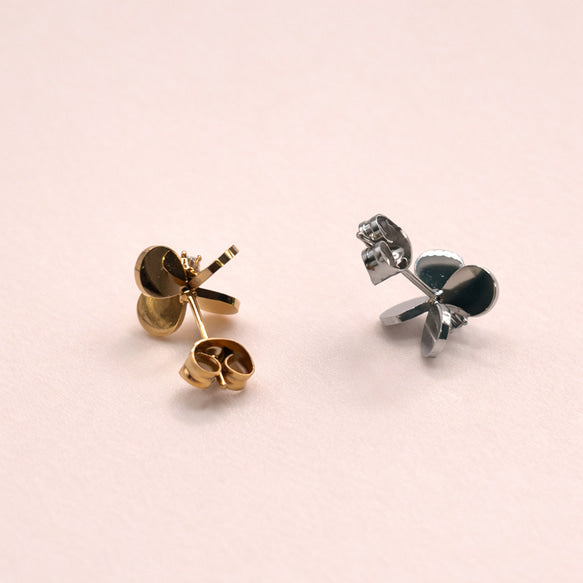 自慢したくなるフラワーモチーフピアス│金属アレルギー対応│サージカルステンレス│つけっぱなし